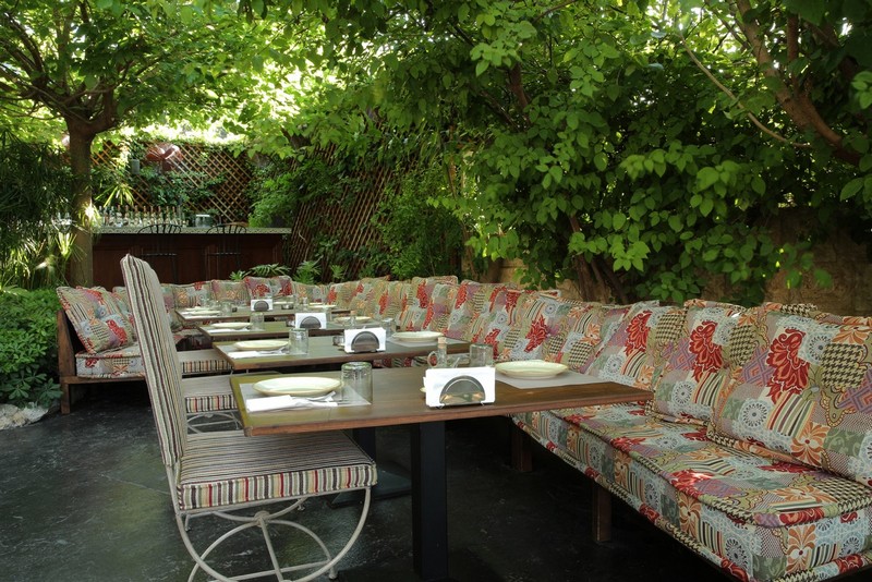 Jnaynet La Creperie Introduces Traditional Lebanese Experience Neighboring La Creperie 