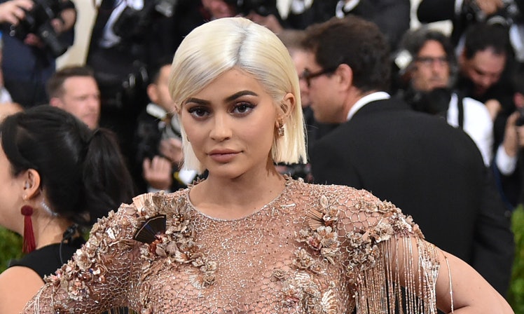 Kylie Jenner gives birth to baby girl