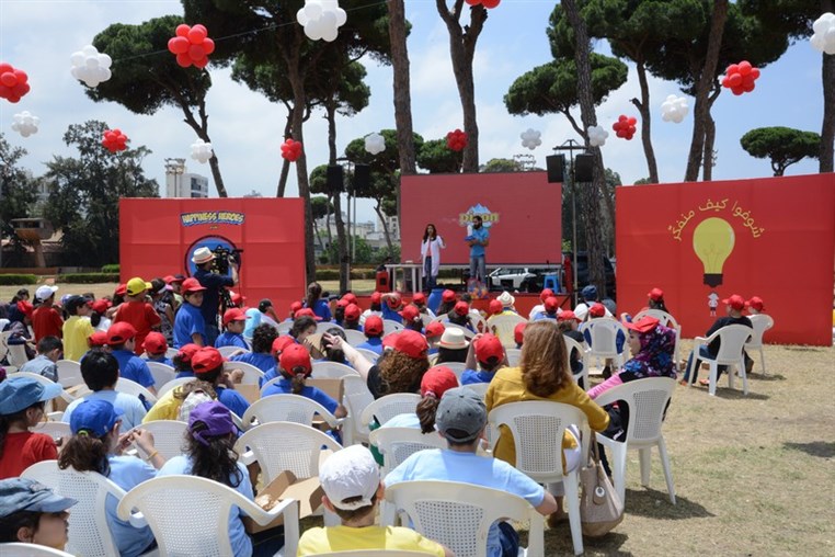 Happiness Heroes celebrate in their own Way the Achievements of the Project Machrou3 L Jil L Jdid for 2014