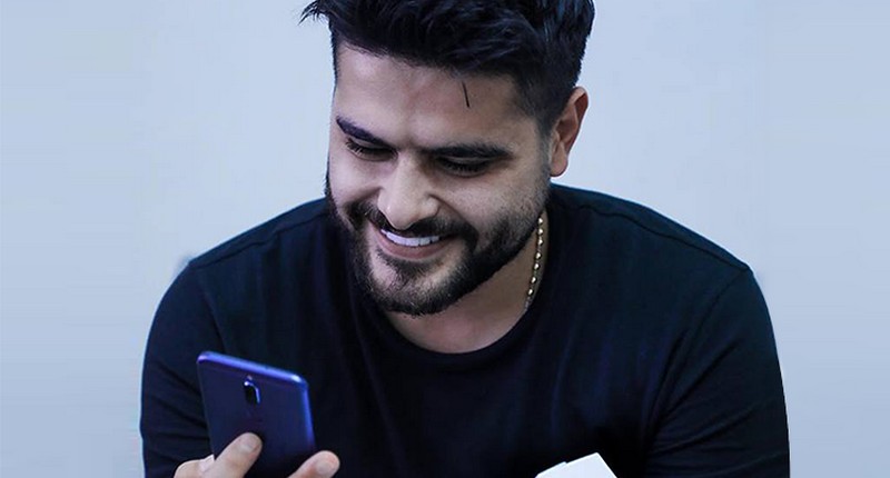 To those who love watching videos and adding filters to their pictures here’s the perfect device for you: Huawei Mate 10 lite
