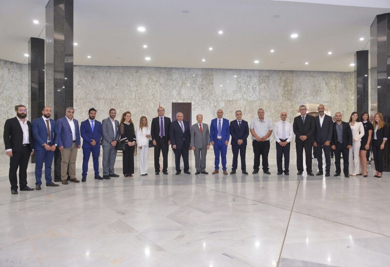 الاوتيفي في عيدها العاشر تقتحم القصر الجمهوري وتحول مبنى المونتيفردي إلى مسرح كبير في الهواء الطلق على مدى 18 ساعة من البث المباشر.