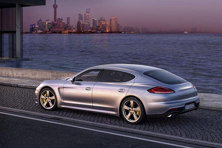 Porsche Centre Lebanon celebrates arrival of Panamera in new Dbayeh showroom