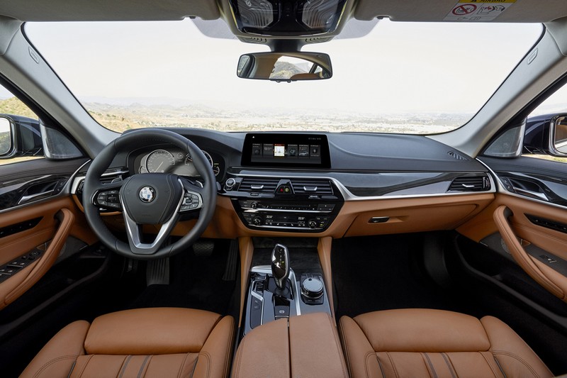 Celebrating success in connectivity and design: BMW racks up six awards from German magazines.