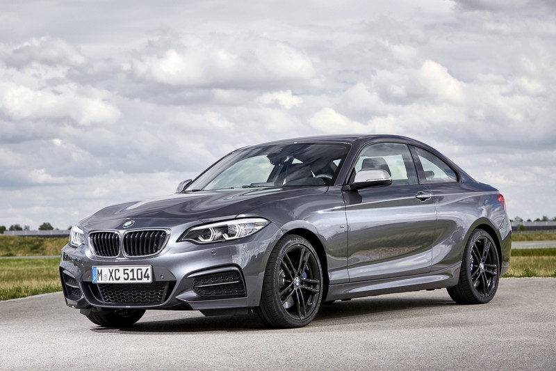 Celebrating success in connectivity and design: BMW racks up six awards from German magazines.