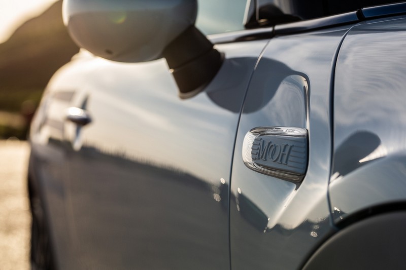 A special MINI to mark a special occasion. MINI designs an exclusive one-off car for charity to toast the royal wedding.