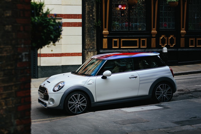 A special MINI to mark a special occasion. MINI designs an exclusive one-off car for charity to toast the royal wedding.