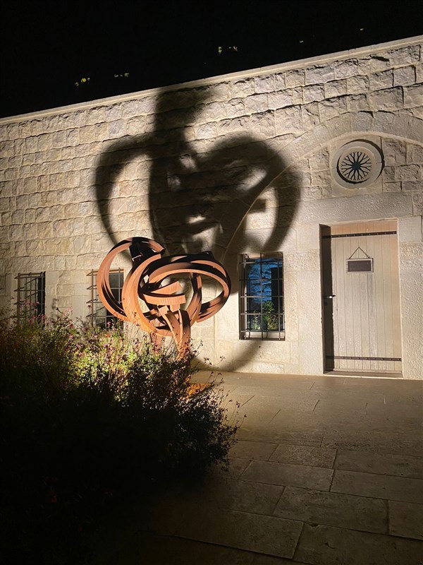 Art in Motion dissipates darkness with art