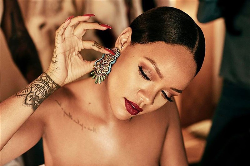 Rihanna getting married and having a baby with Hassan Jameel 
