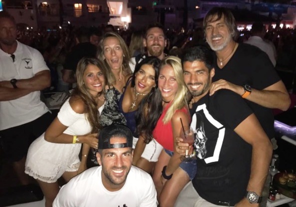 Lionel Messi paid over 40,000 Dollars for Pizza in Ibiza with Daniella Semaan