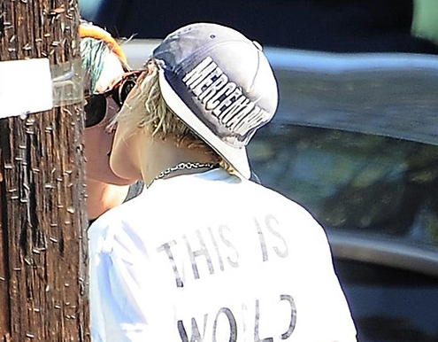 Kristen Stewart admits she’s dating a girl