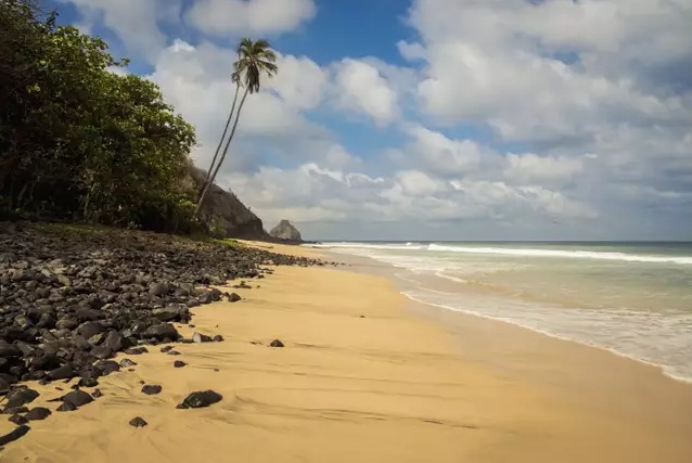 Paradise Island Open To Tourists But Only If You've Had Covid 19