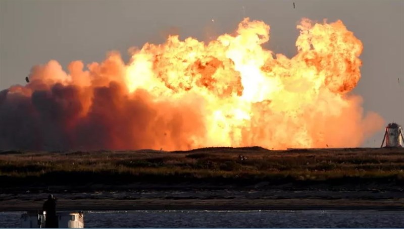 In Video: Space X Starship SN8 explode while trying to land
