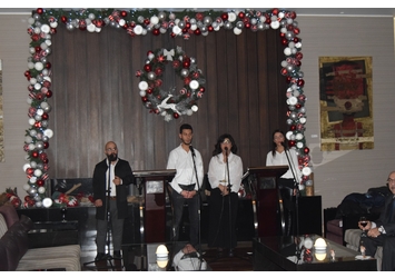 Gefinor Rotana Lights Up the Christmas Tree