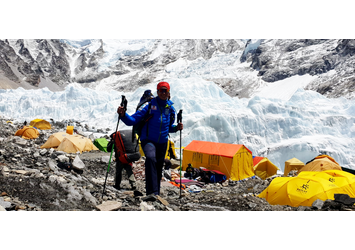  Joyce Azzam at the Everest Base Camp (5,365m) 