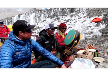  Joyce Azzam at the Everest Base Camp (5,365m) 