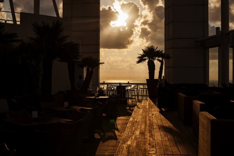 Summer Inspiration Starts Here – The Roof at Four Seasons Hotel Beirut is the place to live lifewithaview