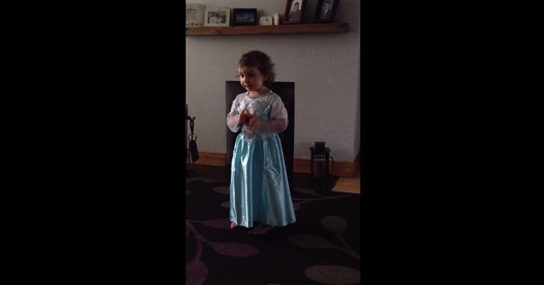 This Little Girl s Mom Laughed In The Middle Of Her Song Her Reaction Is Priceless.