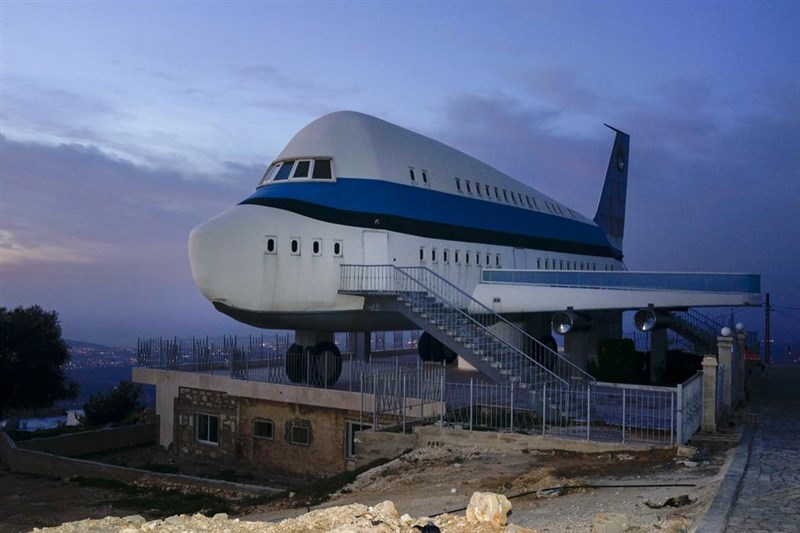 The Sensational Architecture of the wonderful airplane house in Miziara