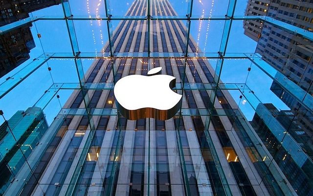 Apple Becomes The World's First $1 Trillion Company