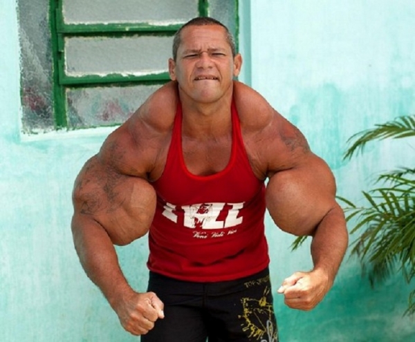 Brazilian Bodybuilder Admits His 29-Inch Biceps Are Fake