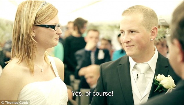 Couple get married on plane