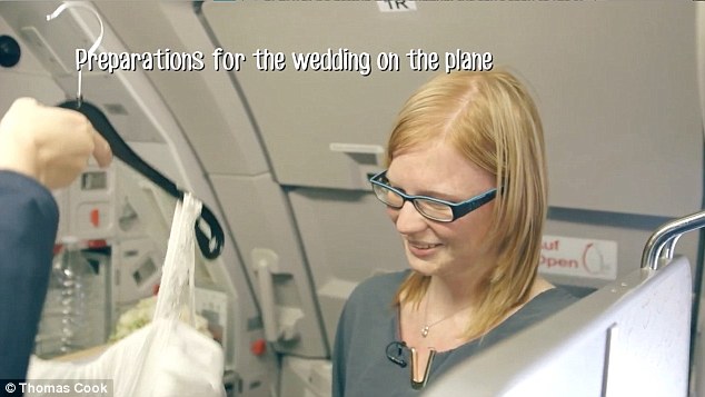 Couple get married on plane