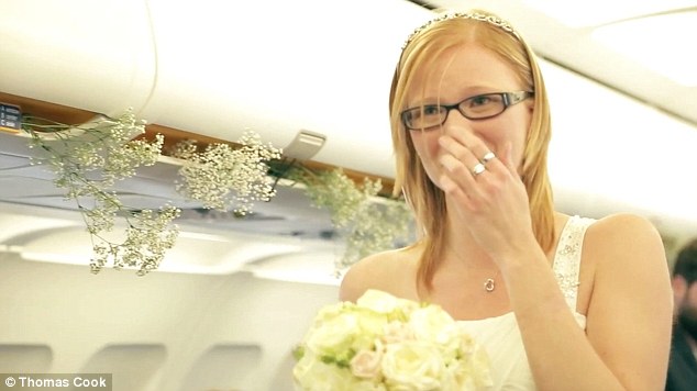 Couple get married on plane