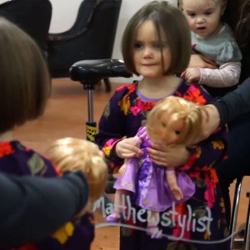 3 years old Emily James donates her hair to help children with cancer