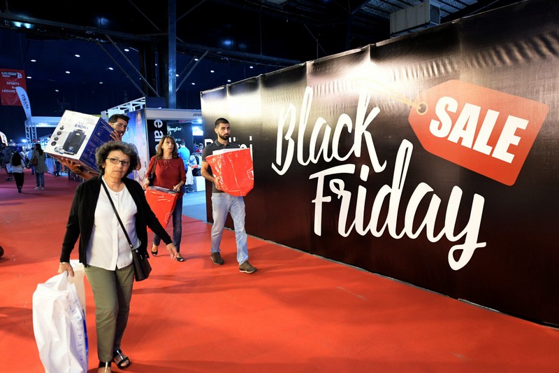 Black Friday Market welcomes summer with discounted prices
