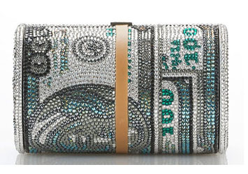 Beyonce carried a $ 5000 Money Roll Clutch