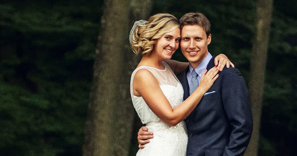 This Couple Had The Most Unexpected Guests To Show Up At Their Wedding Photo Shoot