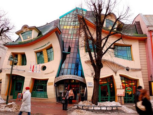 Crooked house
