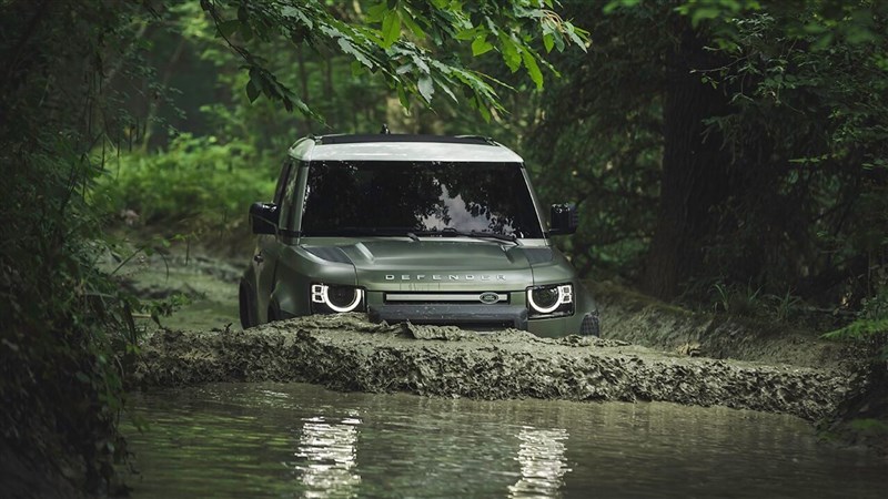 Land Rover Defender 90 delayed due to COVID-19