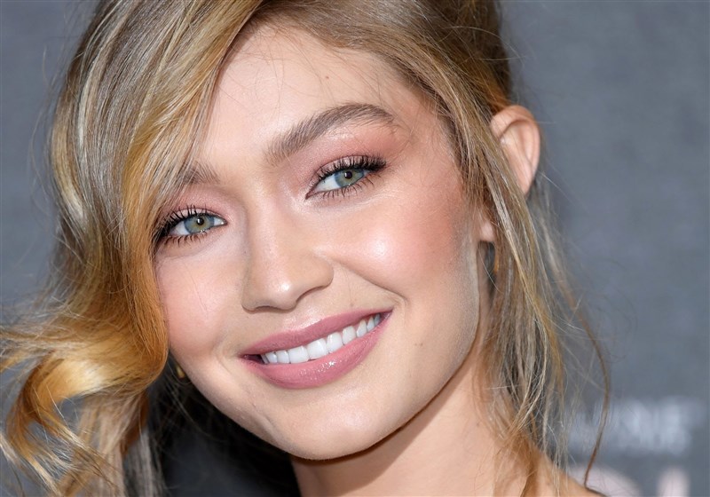 In Pictures: Gigi Hadid Shares a New Snap of Her Newborn Daughter