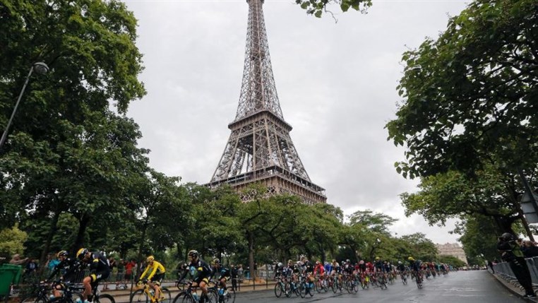 Eiffel Tower closed for several hours yesterday