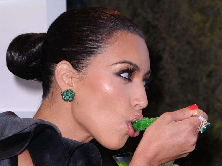 This is Exactly what Kim Kardashian ate everyday to lose 42 Pounds of Baby Weight