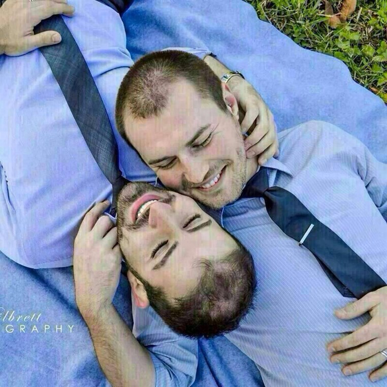  أوّل زواج لمثليَ جنسياً من زحلة