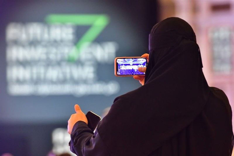 Apple and Google Blasted for Carrying App Where Saudi Men Track Wives