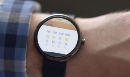 Google unveils speech controlled touchscreen watches