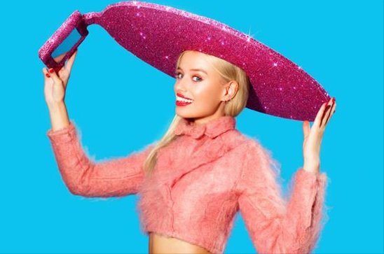 The World’s First Selfie Hat Is Here