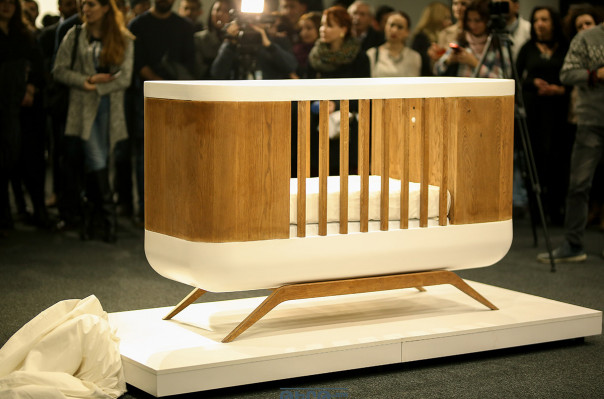 High-Tech Baby Bed Unveiled in Armenia