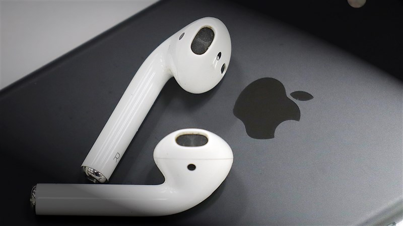 Apple will now replace your crackling AirPods for free