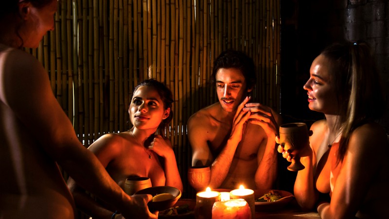 London’s naked restaurant is so popular that nearly 4,000 people are on the waiting list