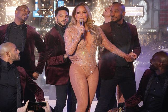 Mariah Carey Rings In 2017 With Painful Lip Sync Fail On Live TV