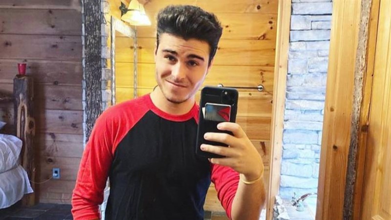 In Video: Man Asks For Photo Before Attacking TikToker During Livestream