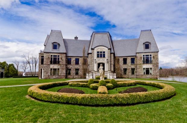 Celine Dion has sold mansion in Quebec