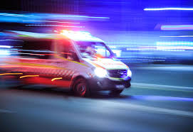 In Video: An ambulance crosses a busy road in an amazing way