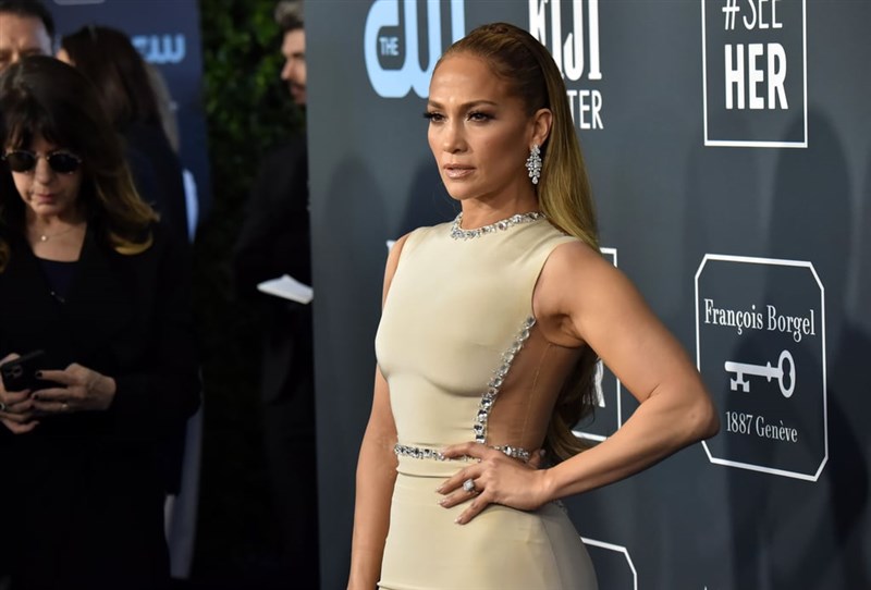 Jennifer Lopez glows in Georges Hobeika beige Couture gown at the critics choice awards