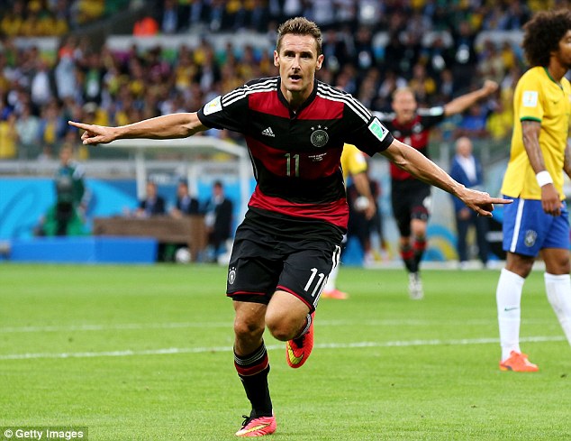 Miroslav Klose breaks Ronaldos record to become the top scorer in World Cup history  