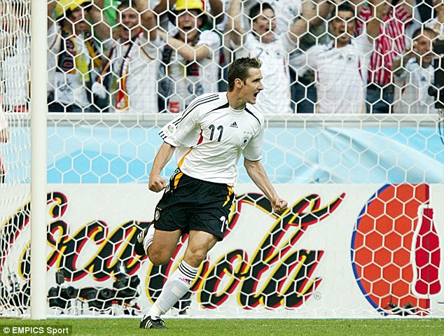 Miroslav Klose breaks Ronaldos record to become the top scorer in World Cup history  